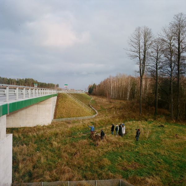 A walk and talk with Emilia Skłucka on the wildlife crossings over and below the expressway S8, near Warsaw. Photo Simone De Iacobis, 2021